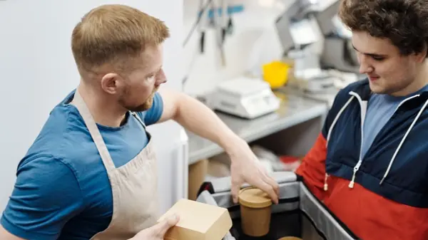 Como abrir um delivery com pouco dinheiro: passo a passo para começar
